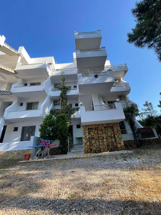 Aparthotel Vila Tufi Velipoje Exterior photo
